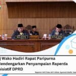 Pj Wako Hadiri Rapat Paripurna Mendengarkan Penyampaian Raperda Inisiatif DPR