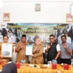 Bupati Mura Serahkan Bantuan CSR 1 Unit Trafo 50 KVA