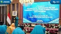 Pj TP PKK Sumatera Selatan Melza Elen Setiadi Mengukuhkan Dwi Wahyuni Cheka Sebagai Pj Ketua TP PKK Kota Palembang