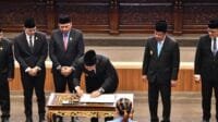 Paripurna XIII DPRD Sumsel Tanda Tangani Nota Kesepakatan Rancangan Awal RPJMD 2025–2029 Bersama Gubernur H Herman Deru