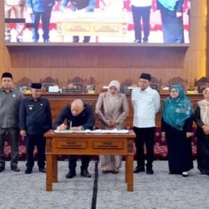 Paripurna DPRD Kota Lubuklinggau Setujui Raperda APBD Perubahan Menjadi APBD Perubahan