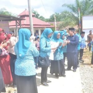 Tim Penilai PKK Sumsel Melakukan Penilaian Lomba Aku Hatinya PKK di Desa R. Rejosari