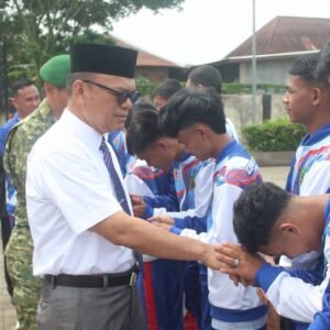 Bupati Empat Lawang H. Joncik Muhammad Lepas Kontingen PORPROV Sumsel XV Tahun 2025