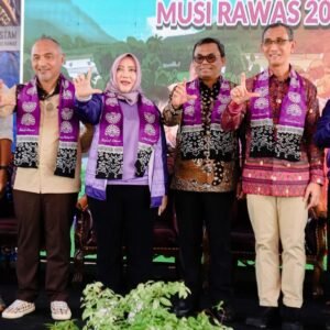 Bupati Hj Ratna Machmud Membuka Festival Literasi, Akan Menjadi Tempat Pertemuan Ide, Ruang Ekspresi Anak Muda