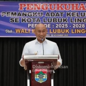 Walikota Lubuklinggau H. Rachmat Hidayat Kukuhkan Pemangku Adat Kelurahan