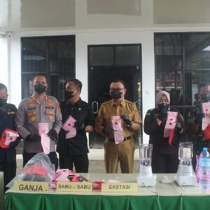 Bupati H. Joncik Muhammad Hadiri Pemusnahan Barang Bukti Tindak Pidana Umum di Kejari Empat Lawang