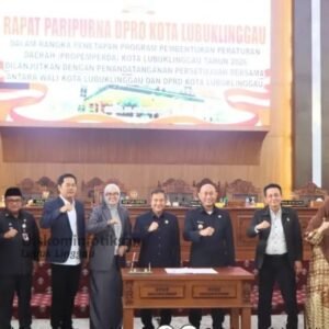 Paripurna DPRD Lubuk linggau Penetapan Propemperda 2026 Penandatanganan Persetujuan Bersama Wali Kota dan DPRD