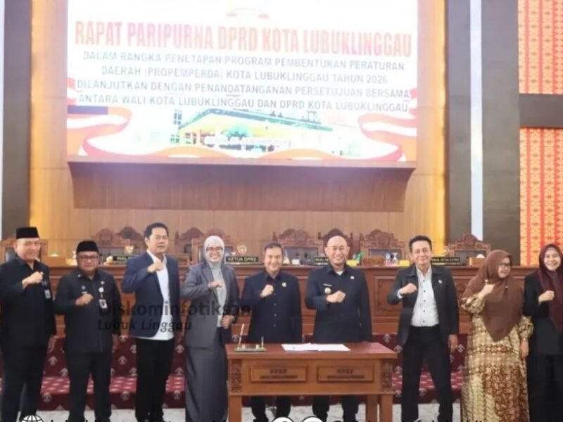Paripurna DPRD Lubuk linggau Penetapan Propemperda 2026 Penandatanganan Persetujuan Bersama Wali Kota dan DPRD